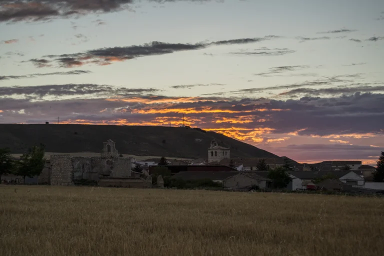 Atardecer sobre los campos de la vega del arroyo del Prado