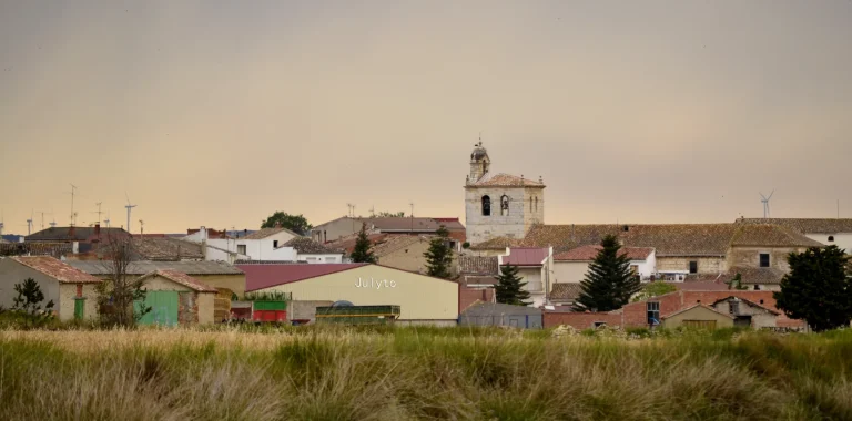 Vista panorámica de Villaviudas desde las eras